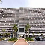 Laketown Wharf #913