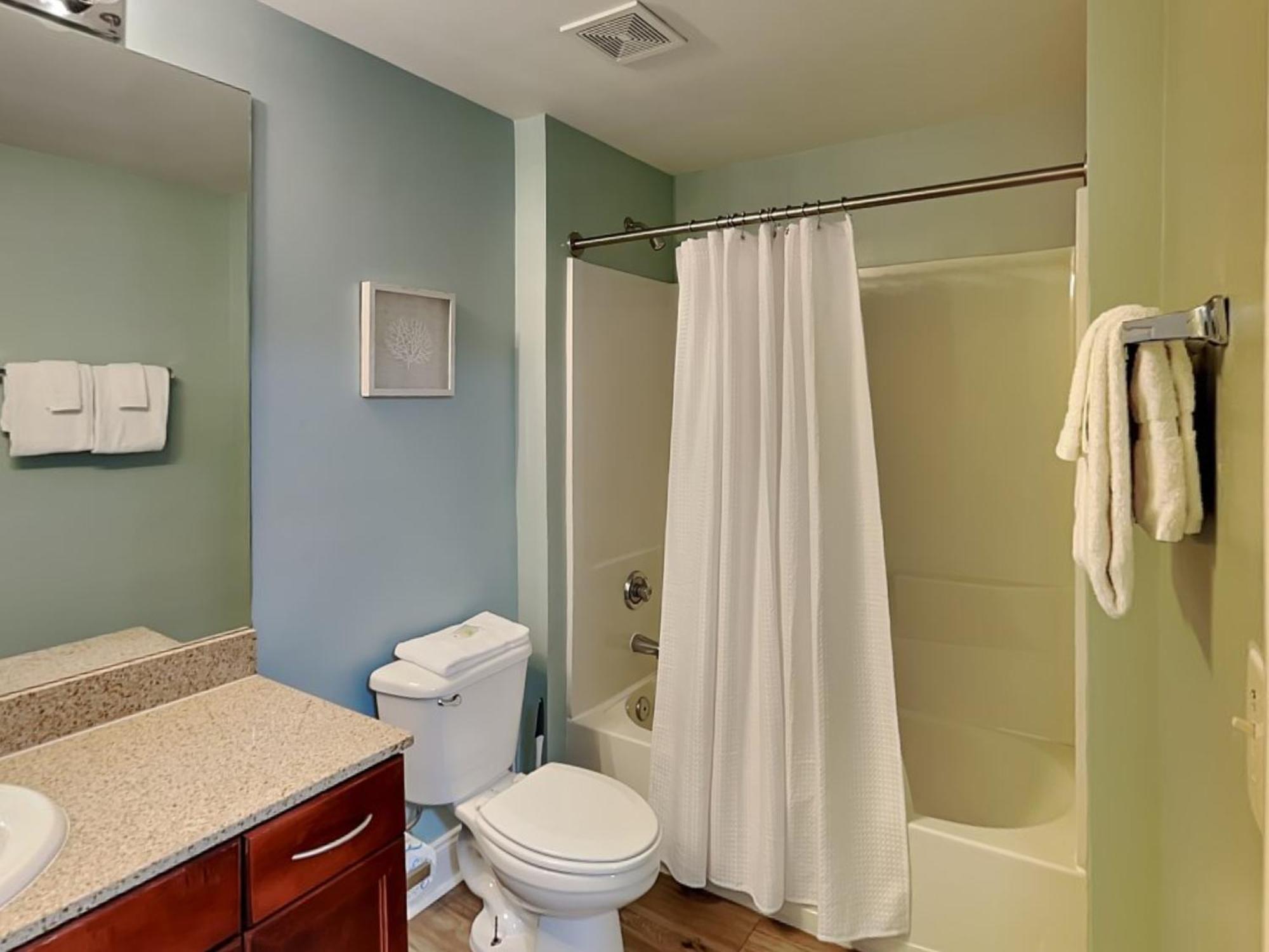 Laketown Wharf #913 Apartment