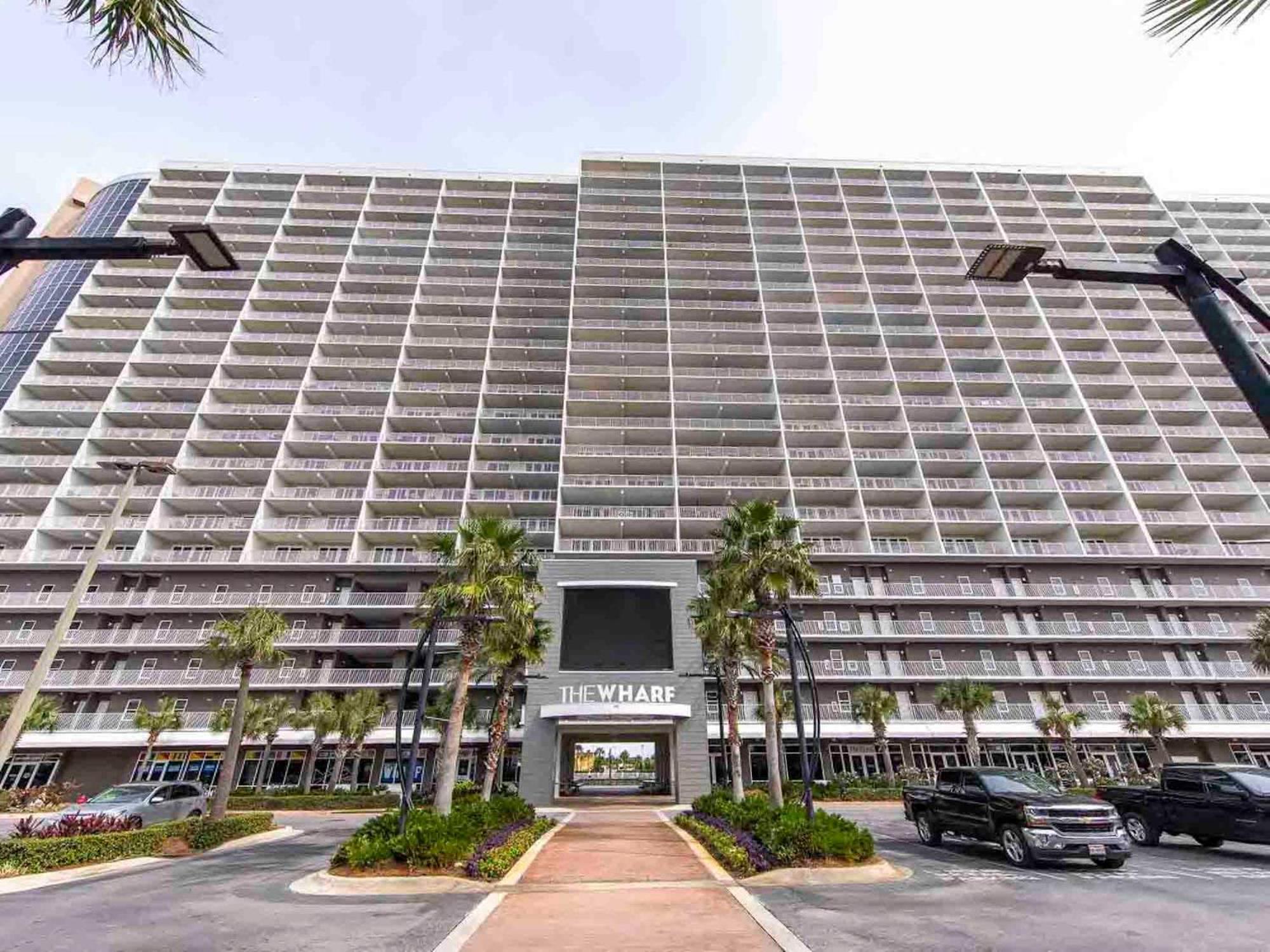Laketown Wharf #913 Apartment *